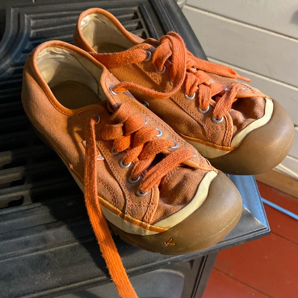 KEEN Coronado Women's Size 8.5 Vulcanized Tan Orange Canvas Lace Up Sneakers
